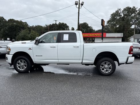 Used 2024 RAM 2500 Laramie AWD/4WD image 2