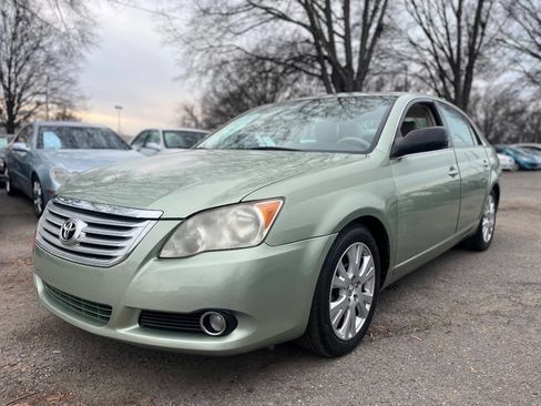 Used 2010 Toyota Avalon XLS image 1