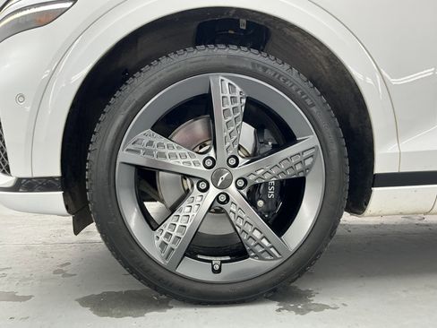 Used 2023 Genesis GV70 3.5T Sport w/ Sport Prestige Package image 17