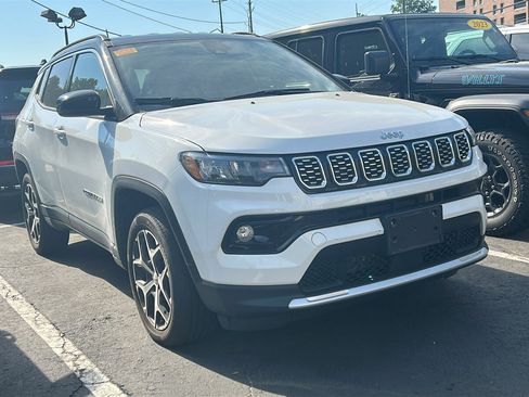 Used 2024 Jeep Compass Limited AWD/4WD image 3
