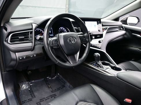 Used 2024 Toyota Camry SE FWD image 13