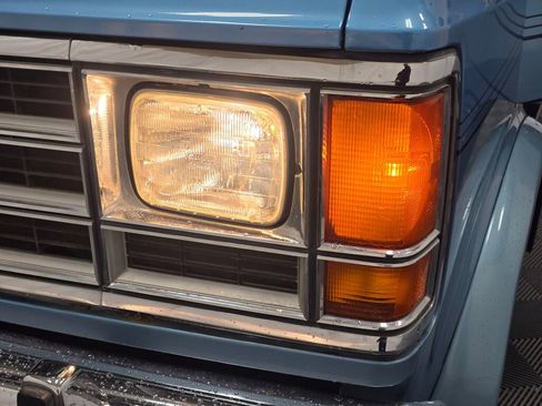 Used 1991 Dodge B2500 image 47