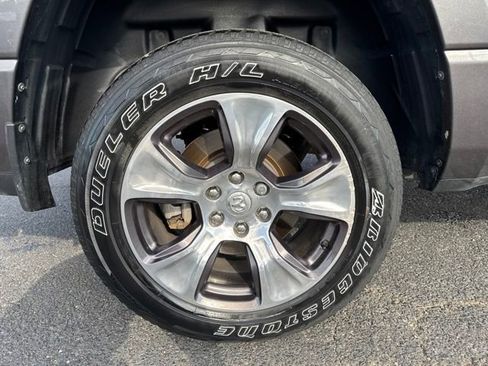 Used 2023 RAM 1500 Laramie AWD/4WD image 4