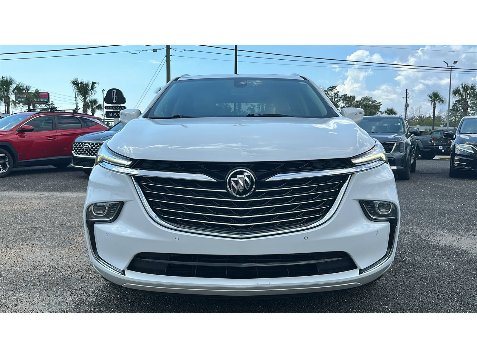 Used 2022 Buick Enclave Essence w/ Experience Buick Package FWD image 9