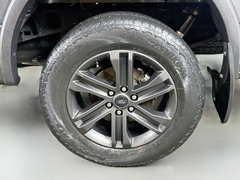 Used 2020 Ford F150 XLT w/ Equipment Group 302A Luxury AWD/4WD image 29