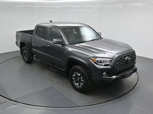 Used 2020 Toyota Tacoma TRD Off-Road w/ Technology Package image 36