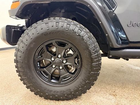 Used 2022 Jeep Gladiator Sport image 16