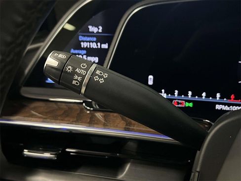 Certified 2021 Cadillac Escalade Premium Luxury Platinum image 26