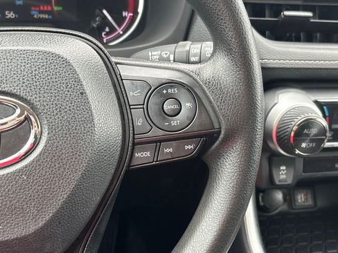 Used 2024 Toyota RAV4 XLE image 18