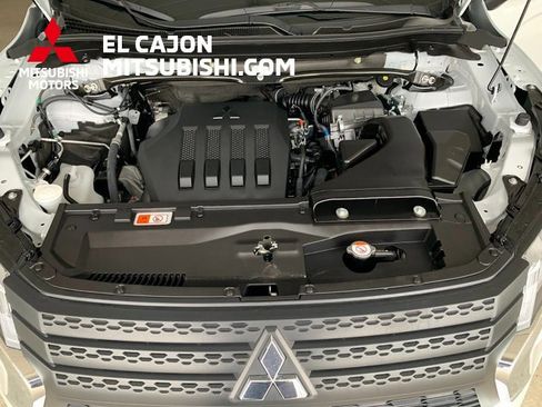 Used 2024 Mitsubishi Eclipse Cross SE image 16