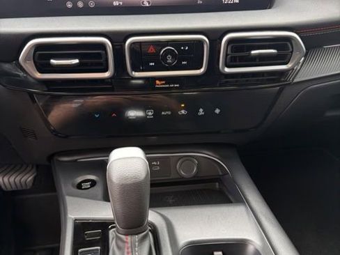Used 2026 Nissan Sentra SR w/ Floor Mat Package FWD image 16