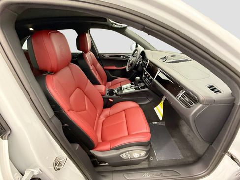 Used 2026 Porsche Macan AWD/4WD image 22