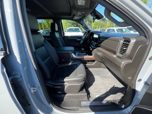 Used 2024 GMC Sierra 1500 Elevation w/ Elevation Premium Package AWD/4WD image 17