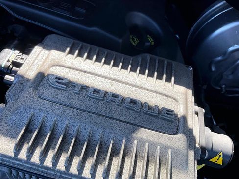 Used 2022 RAM 1500 Laramie AWD/4WD image 33