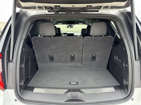 Used 2025 GMC Yukon Denali AWD/4WD image 11