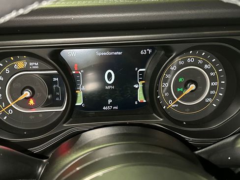 Used 2025 Jeep Wrangler Unlimited Rubicon w/ Technology Group image 29