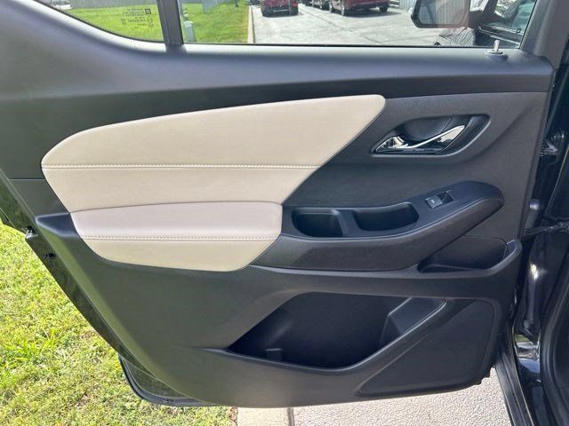 Used 2023 Chevrolet Traverse LS w/ Midnight/Sport Edition FWD image 37