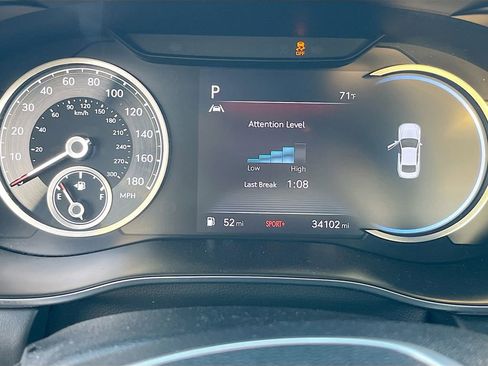 Used 2022 Genesis G70 3.3T RWD image 12