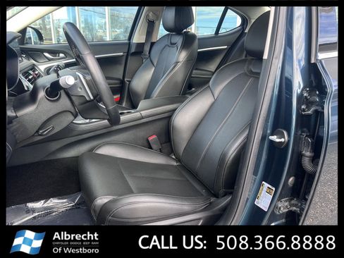 Used 2025 Genesis G70 2.5T image 10