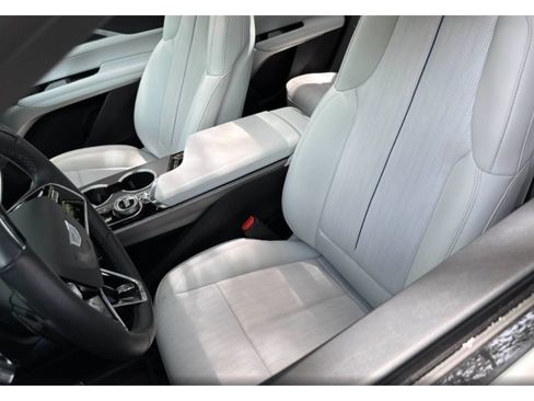 Used 2024 Cadillac Lyriq Luxury w/ LPO, Floor Liner Package AWD/4WD image 5
