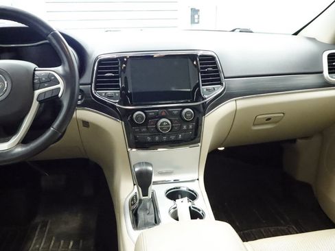 Certified 2020 Jeep Grand Cherokee Limited w/ Luxury Group II AWD/4WD image 24