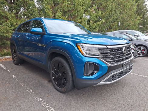 Used 2024 Volkswagen Atlas Cross Sport SE image 1