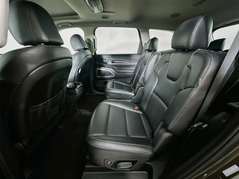 Used 2025 Kia Telluride S FWD image 29