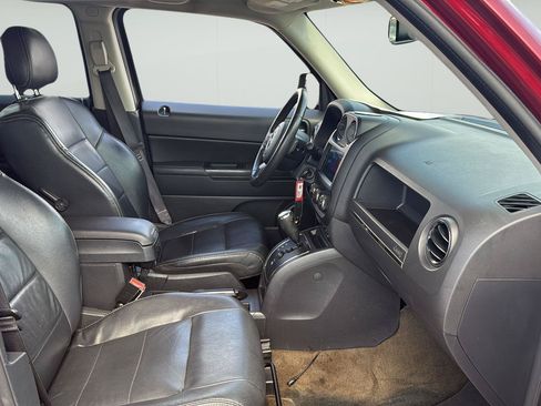 Used 2016 Jeep Patriot High Altitude FWD image 17
