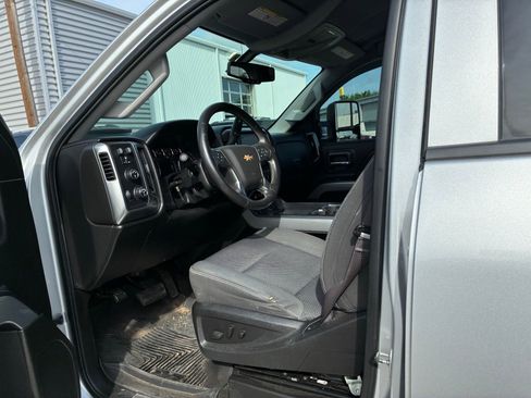 Used 2016 Chevrolet Silverado 2500 LT w/ LT Convenience Package image 3