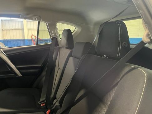Used 2016 Toyota RAV4 XLE FWD image 18
