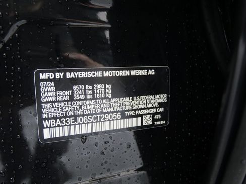 Used 2025 BMW 760i xDrive w/ Executive Package image 33