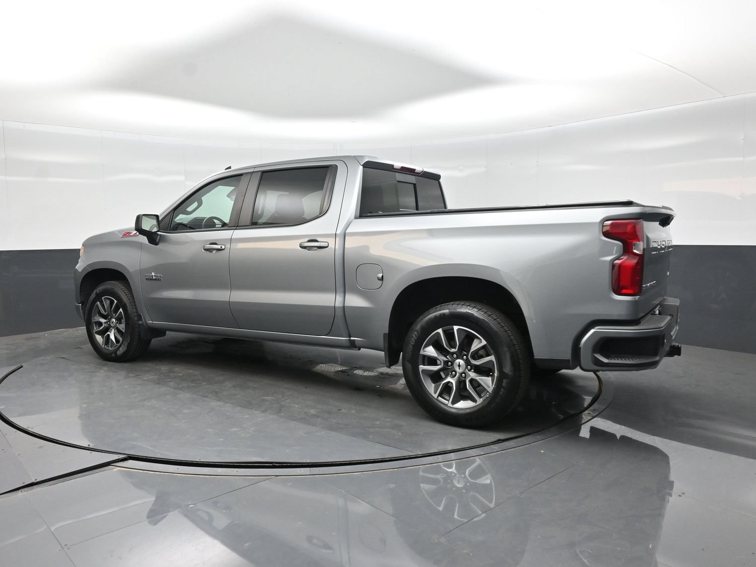 Used 2023 Chevrolet Silverado 1500 RST AWD/4WD image 4