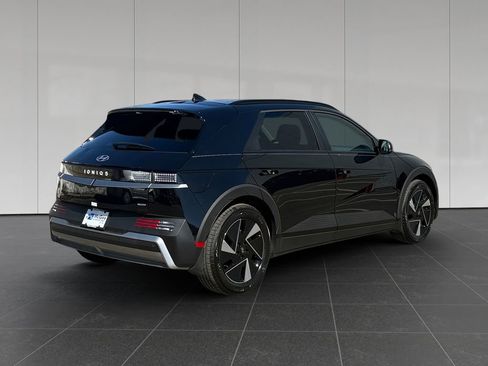 Used 2025 Hyundai Ioniq 5 SEL image 5