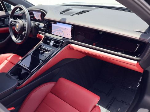 Certified 2025 Porsche Panamera 4 AWD/4WD image 25