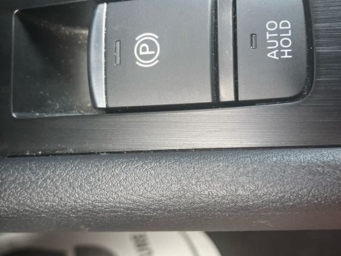 Used 2025 Nissan Kicks SV FWD image 22