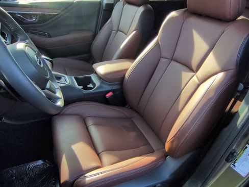 Used 2025 Subaru Outback Touring image 17