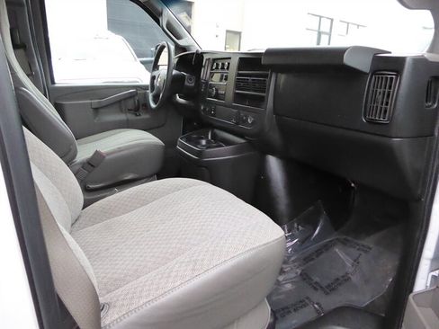 Used 2017 Chevrolet Express 2500 LT w/ LT Preferred Equipment Group image 18