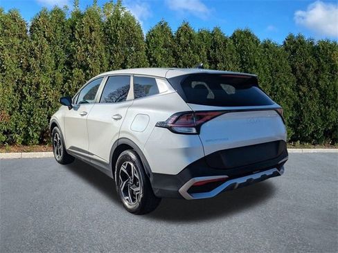 Used 2023 Kia Sportage LX image 6
