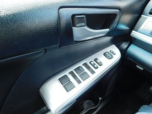Used 2014 Toyota Camry SE FWD image 22