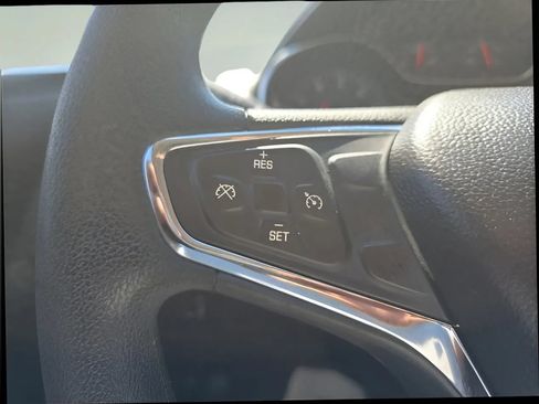 Used 2017 Chevrolet Cruze LT FWD image 22