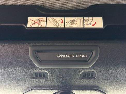 Used 2021 Jeep Wrangler Unlimited Sahara image 38