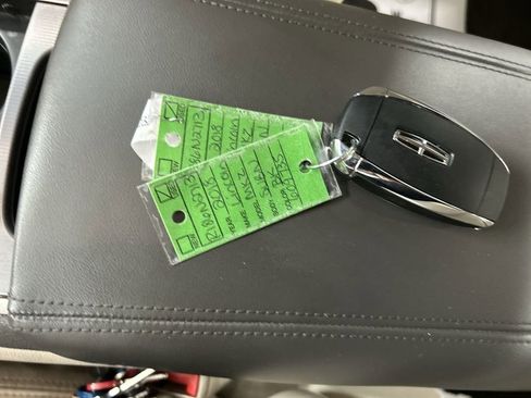 Used 2018 Lincoln MKZ Reserve w/ Magnetic Appearance Package AWD/4WD image 12