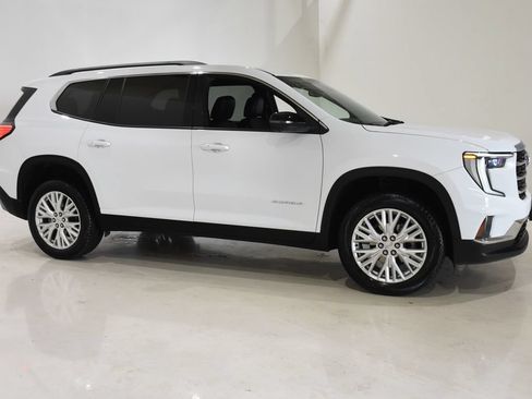Used 2024 GMC Acadia Elevation FWD image 3