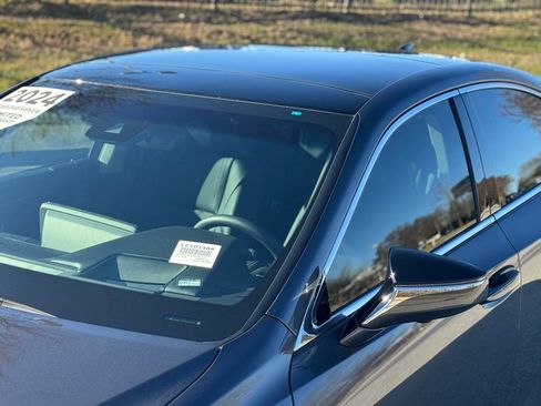 Used 2024 Lexus ES 350 Ultra Luxury w/ Accessory Package (Z2) image 11