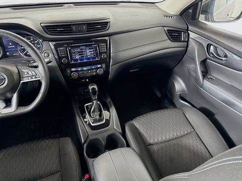 Used 2020 Nissan Rogue SV image 23