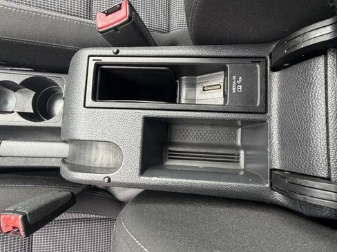 Used 2014 Volkswagen Golf 4-Door FWD image 35
