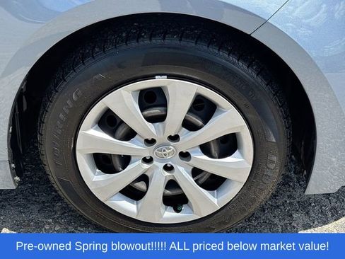 Used 2021 Toyota Corolla LE FWD image 12