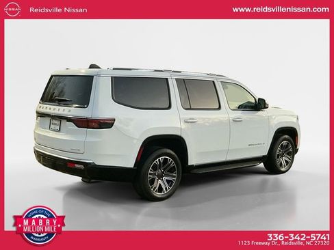 Used 2024 Jeep Wagoneer Series II image 6