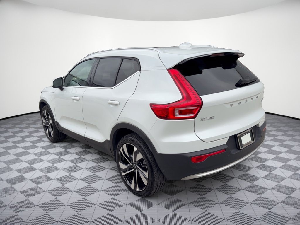 Used 2023 Volvo XC40 B5 Ultimate w/ Protection Package Premier AWD/4WD image 3