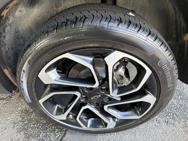 Used 2025 Chevrolet Trax RS w/ Sunroof Package FWD image 19